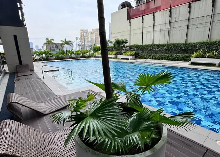 Aparthotel Kaizen Cozy At Red Residences Makati 4*
